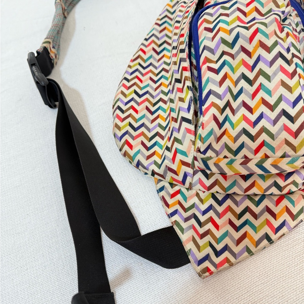 Kavu Multicolor Chevron Sling Bag - Picture 3 of 9